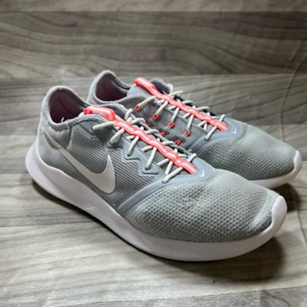 Nike Womens VTR Sneakers Gray Coral AT4345-005 Mesh Lace Up Cushioned Ribbon 11M